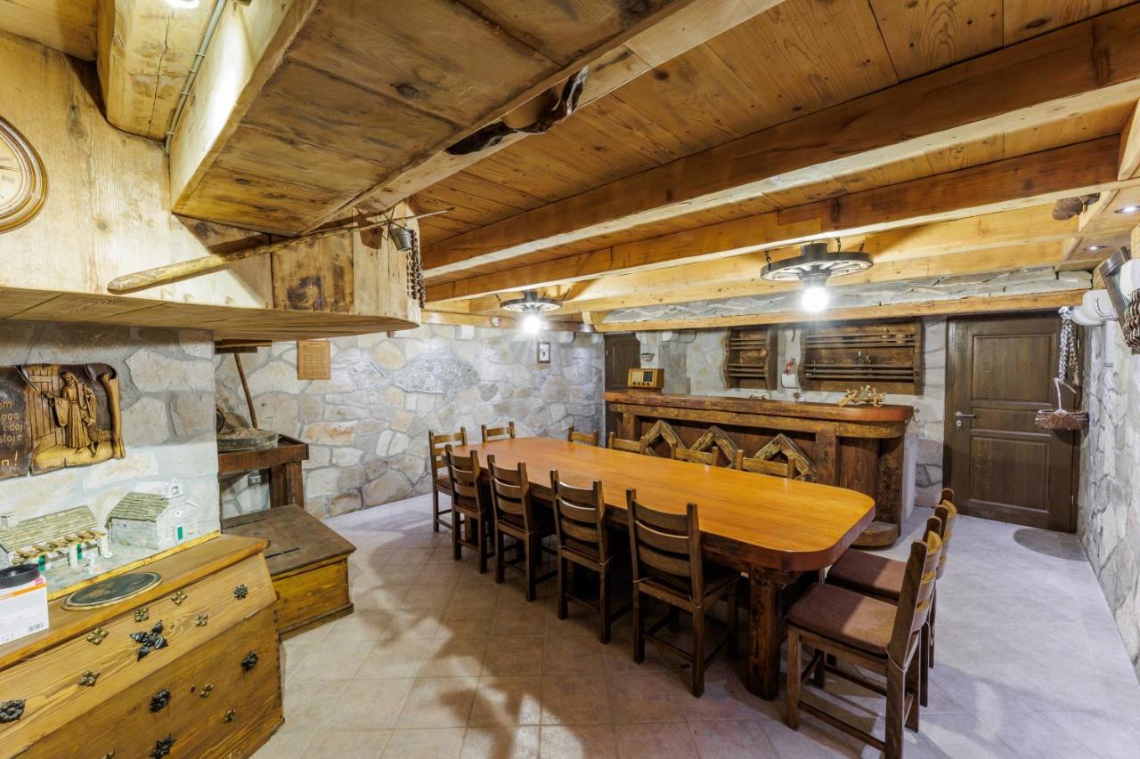 Villa Atrium Макарска Екстериор снимка