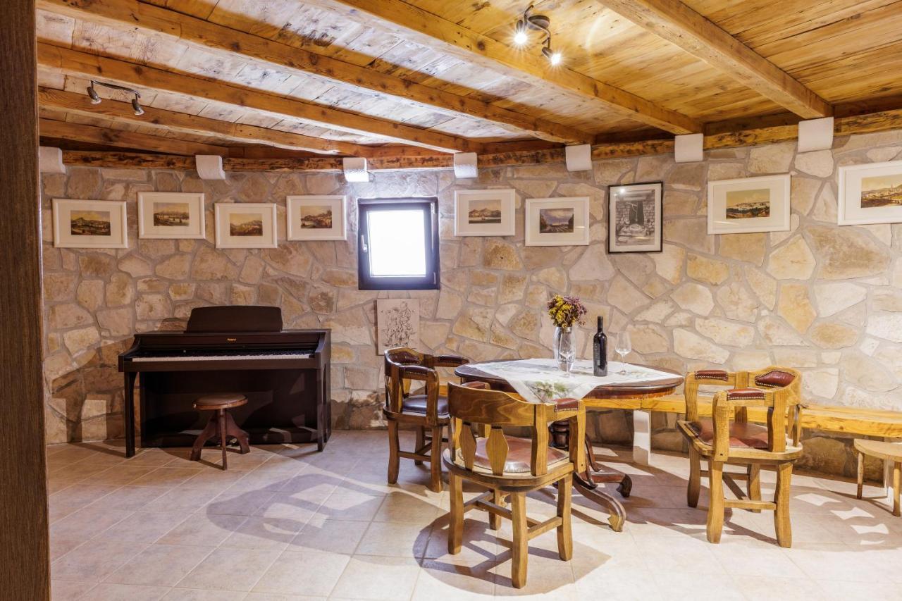 Villa Atrium Макарска Екстериор снимка