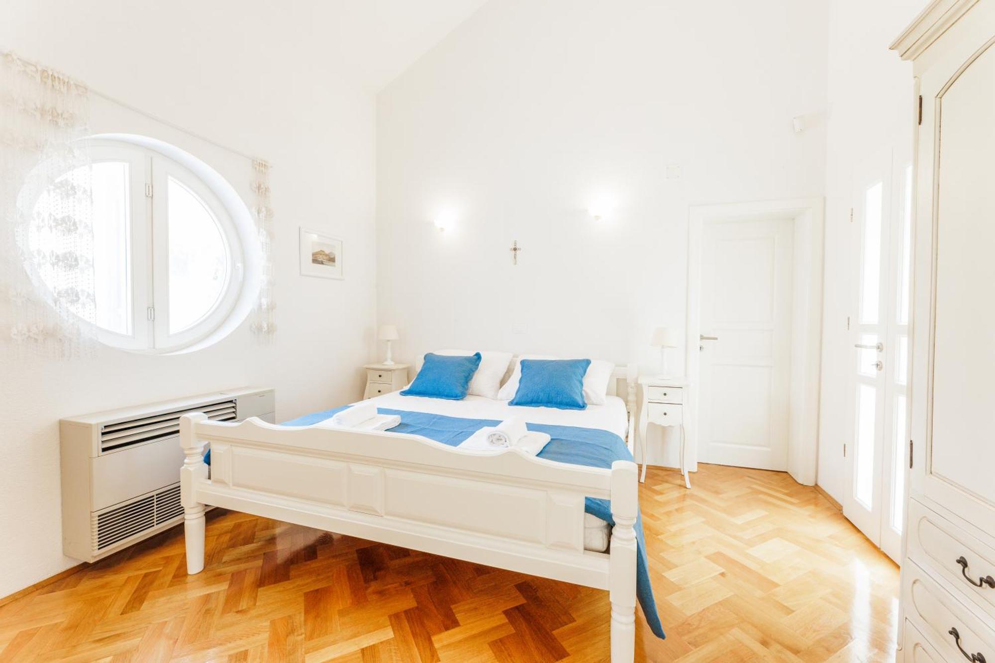 Villa Atrium Макарска Екстериор снимка