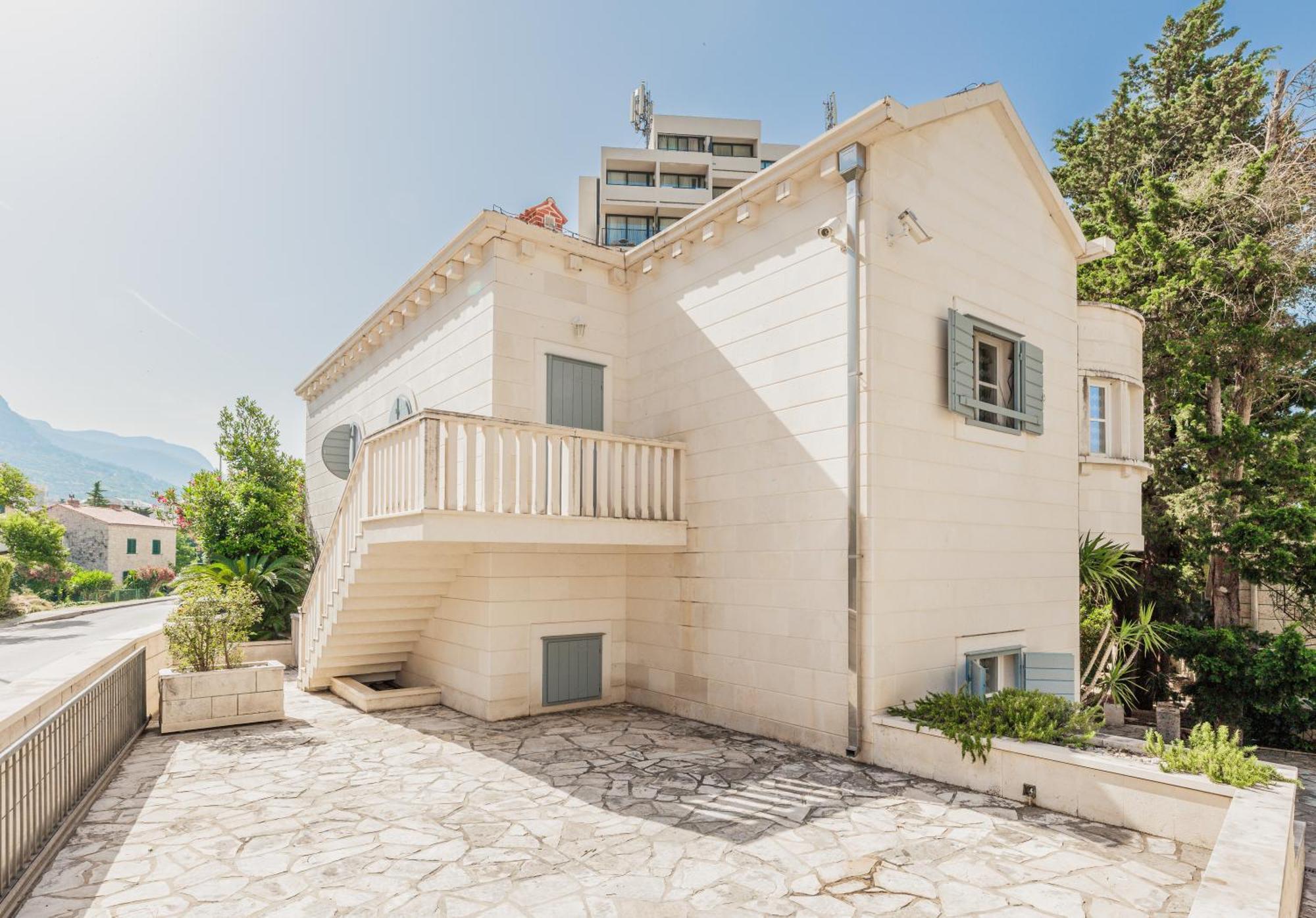 Villa Atrium Макарска Екстериор снимка